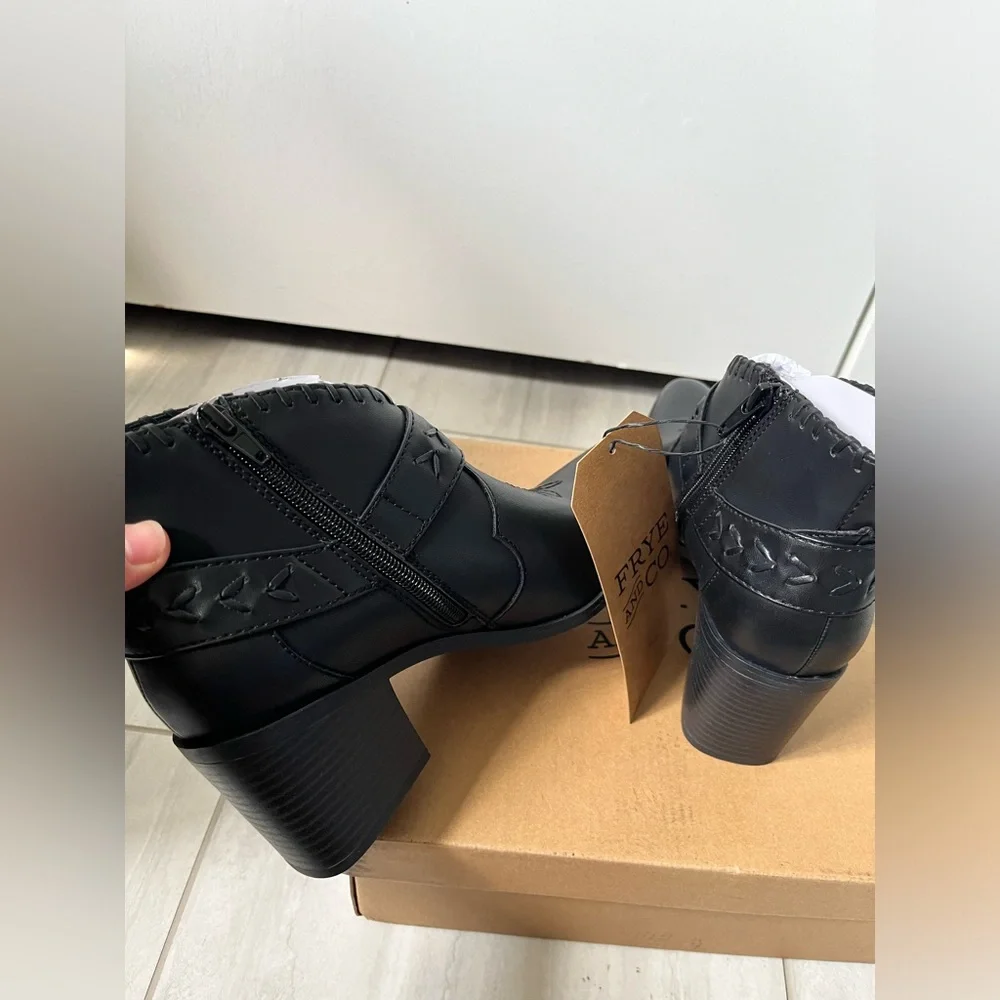 Women’s Frye and Co. stacked heel booties. NWT. Western look - Picture 7 of 8